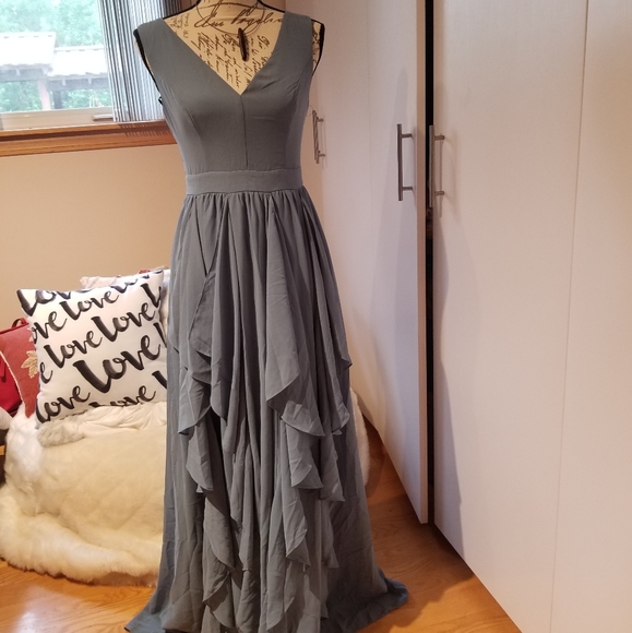 Lulus Dresses & Skirts - Beautiful maxi dress size S